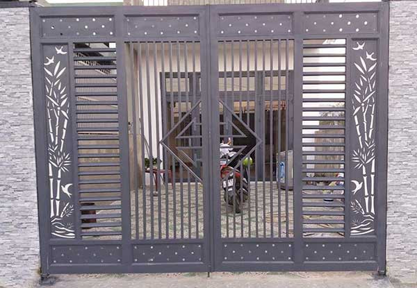 Mẫu cửa cổng đẹp sắt 4 cánh nhà phố